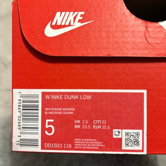 BNWT - With Nike Receipt - Picture 2 of 3